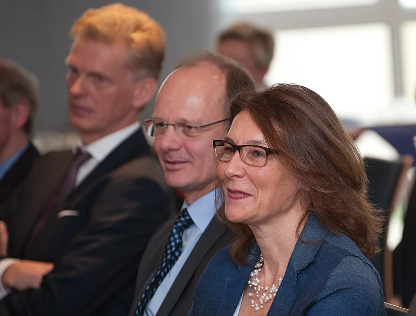 Prof. Weber mit Prof. Haaksma (li.) und Ministerialdirektorin Dr. Schwanitz