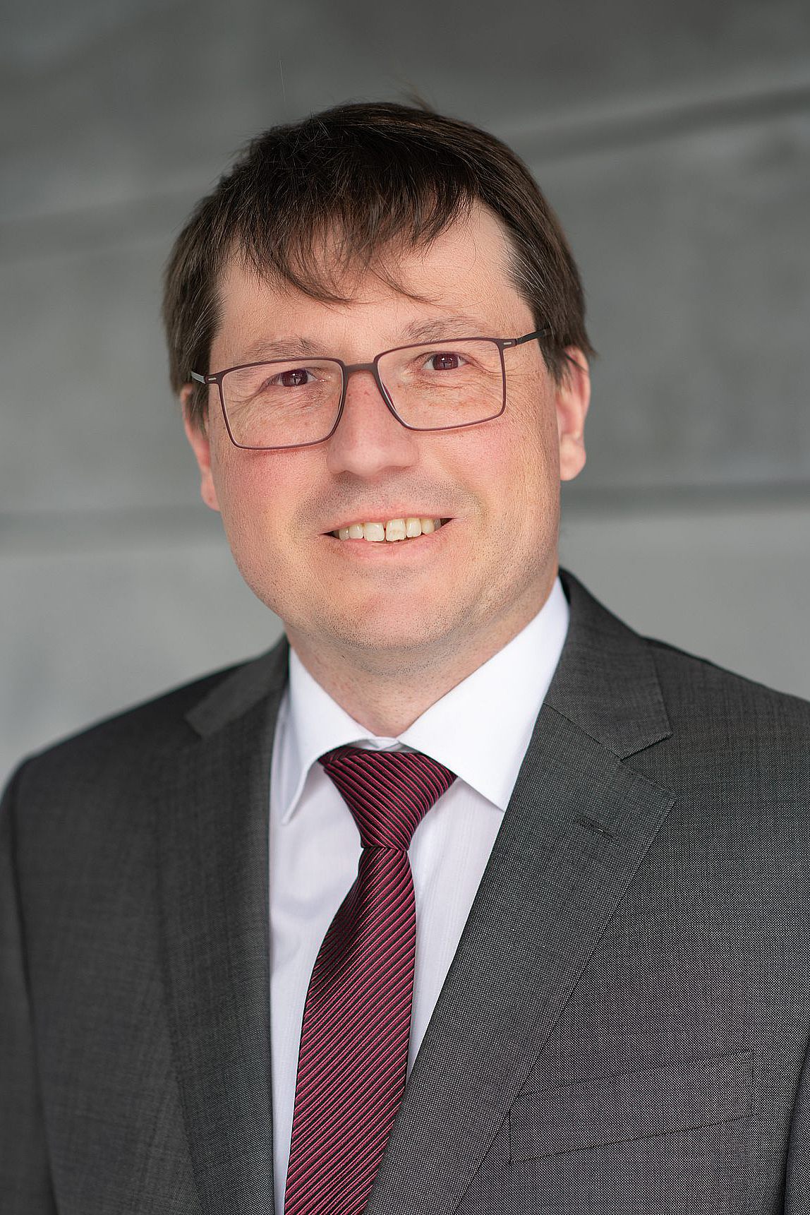 Profile of Dean Prof. Dr Robert Stelzer