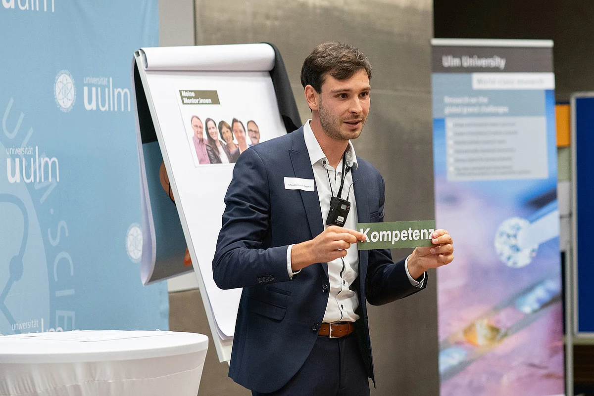 Dr. Maximilian Förster gewinnt den Science Slam