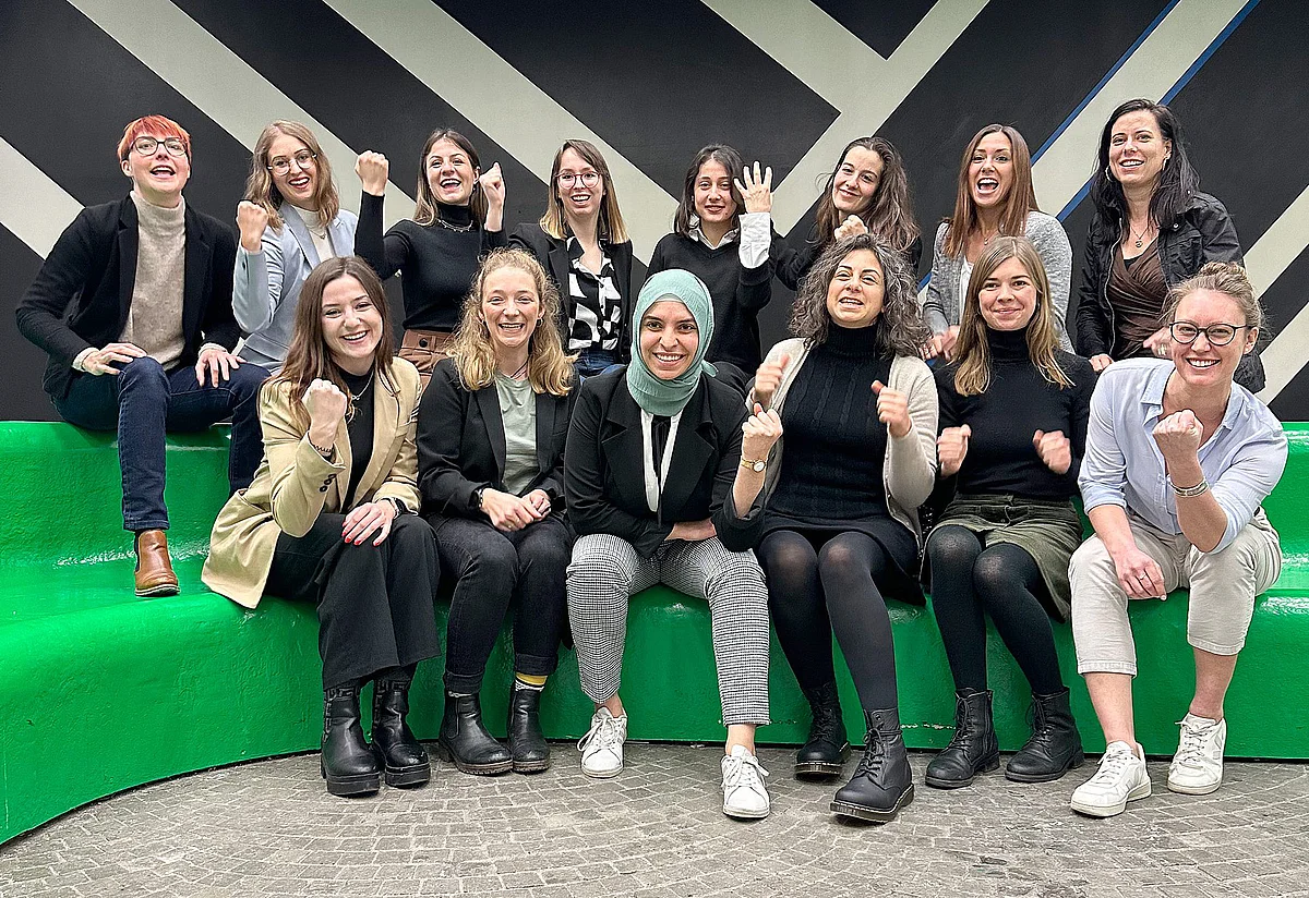 Gruppenbild der geförderten Frauen (Foto: Lena Schmid / Uni Ulm)
