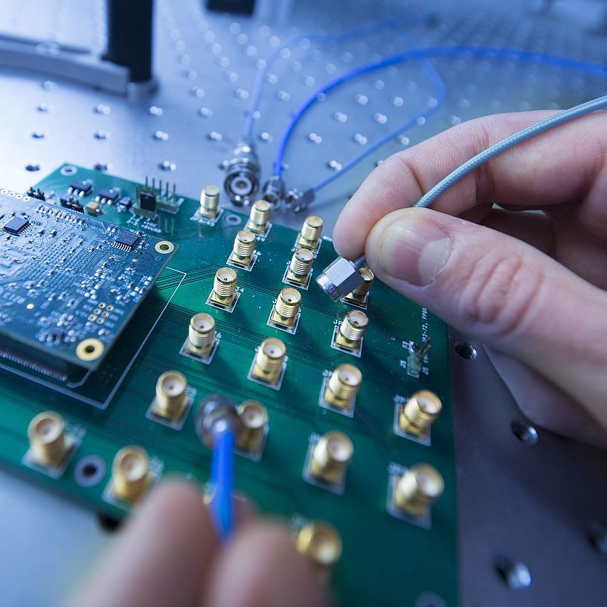 Experimente zu quantenmechanischen Grundlagen, Dekohärenz und komplexen Quantensystemen