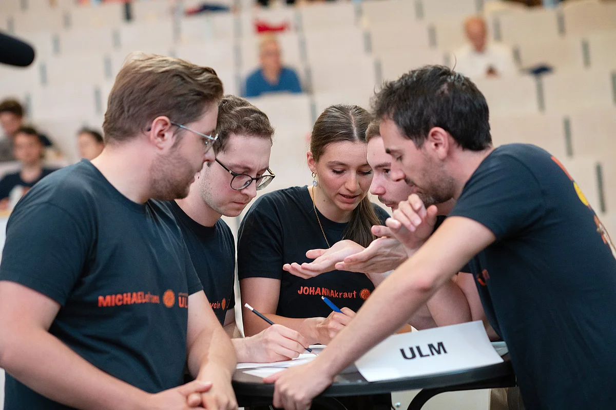 Das Team der Uni Ulm bei der Lösung eines klinischen Falls 