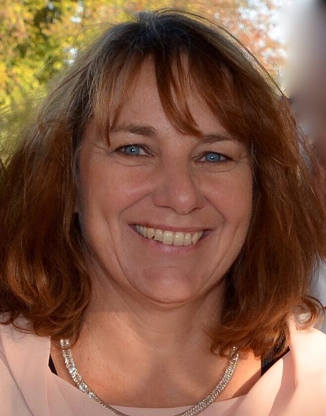 Porträt: Beate Mayer Porträt: Beate Mayer