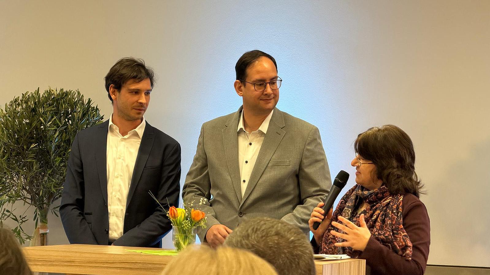 Dr Maximilian Förster and Dr Andreas Obermeier at the Bau of the Teaching Award 205 by Professor Pollatos, Vice President of Teaching