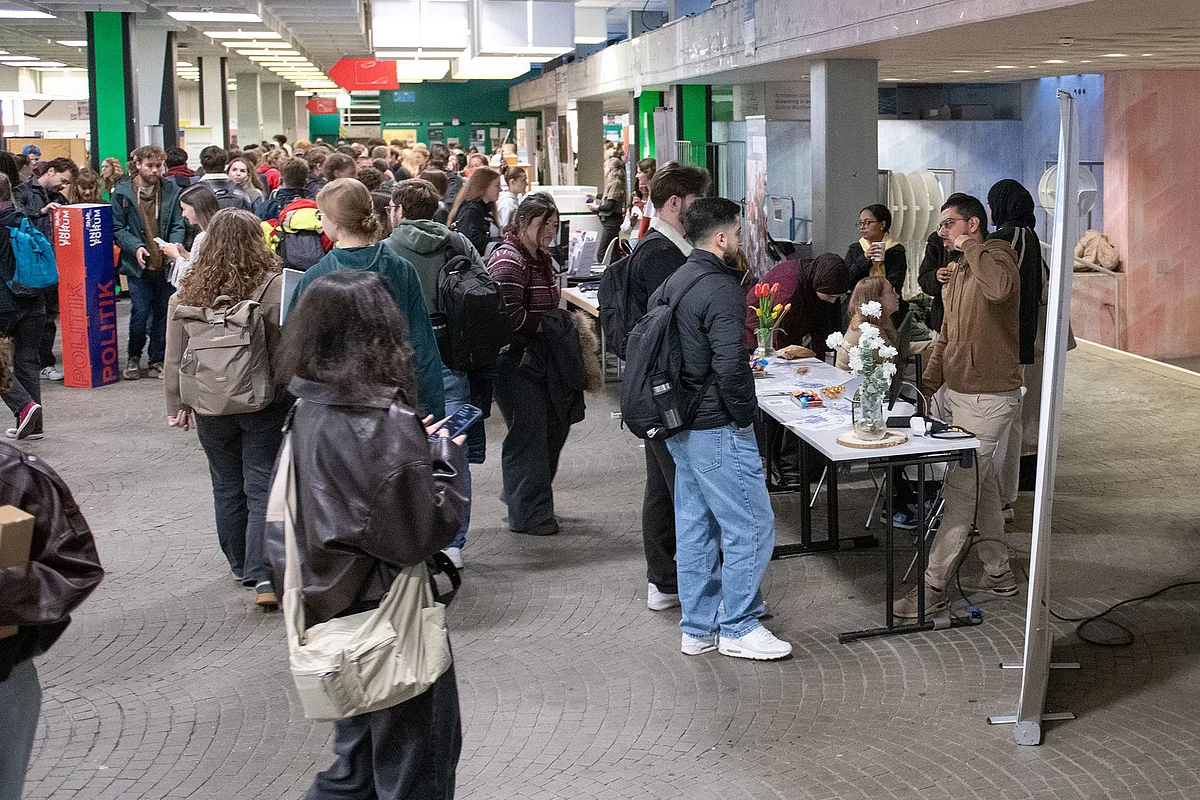 Many people in the forum