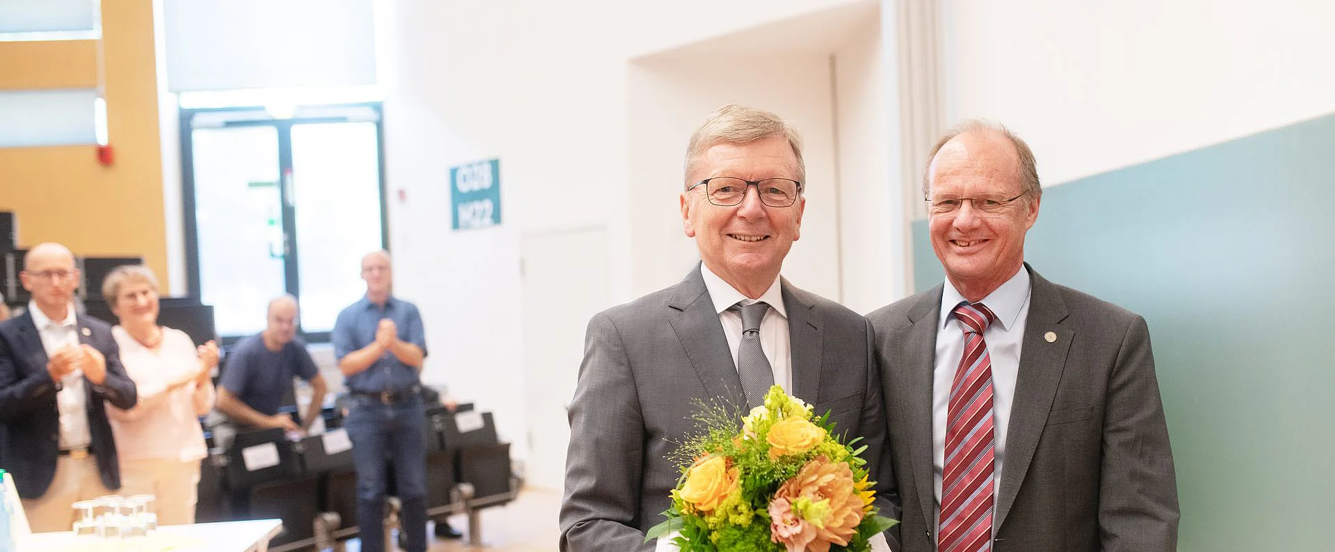Der langjährige Kanzler der Universität Ulm Dieter Kaufmann mit Präsident Professor Michael Weber 