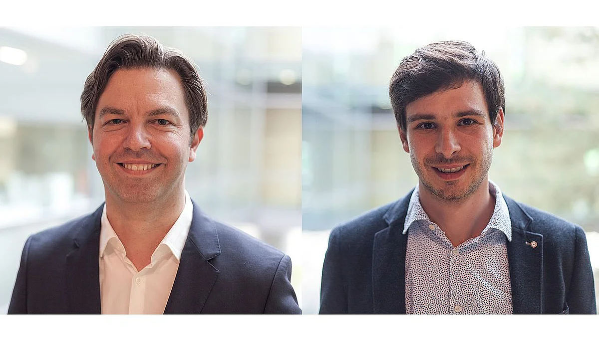 Prof. Mathias Klier (links) mit Maximilian Förster 