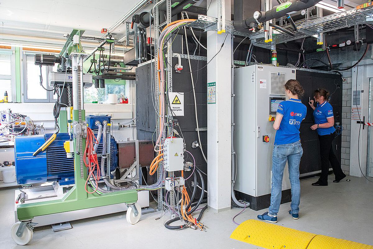  Testanlage für Brennstoffzellen mit klimatisierter Unterdruckkammer 