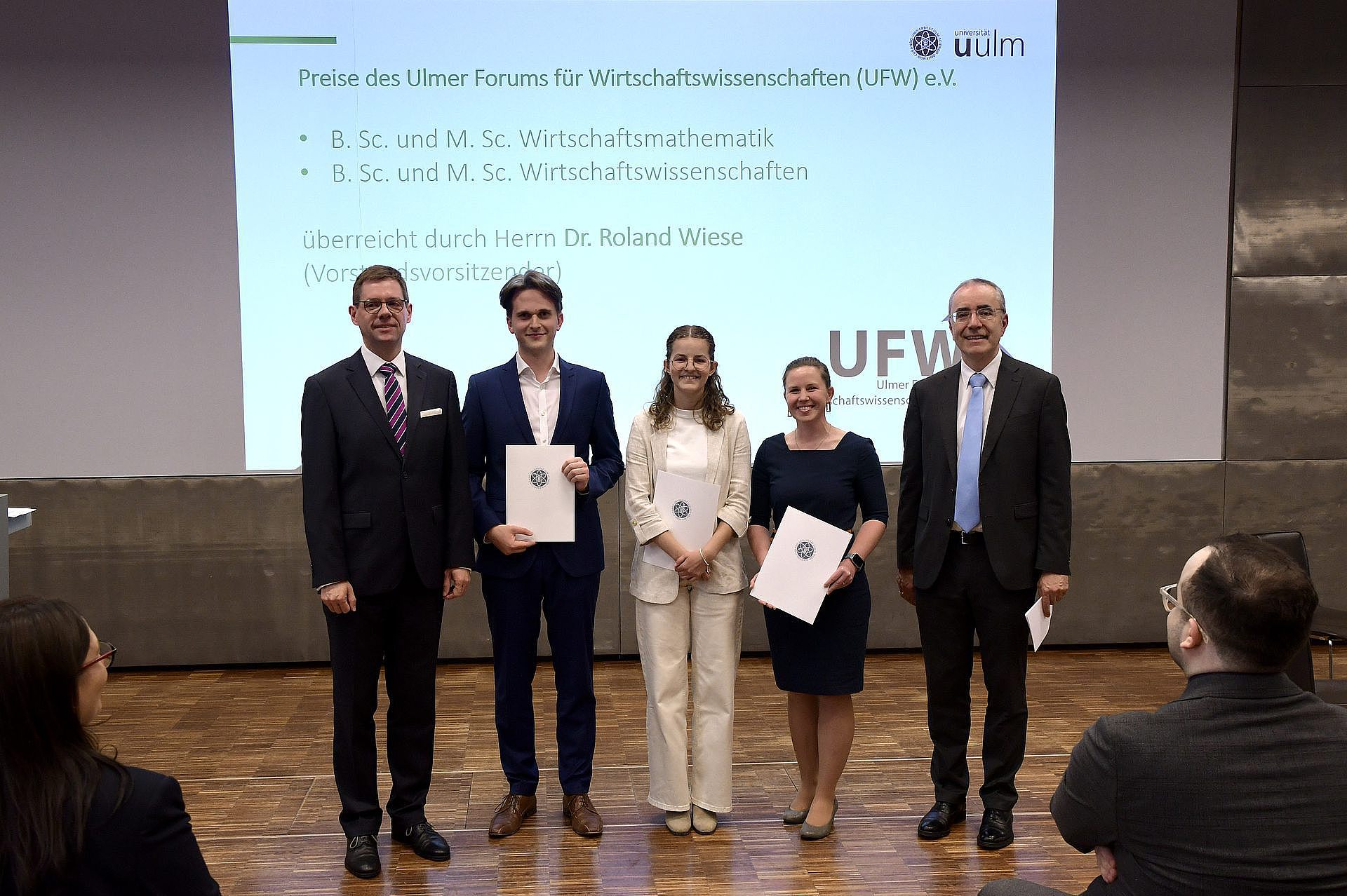 Preisträger*innen der Studiengänge B.Sc. und M.Sc. Wirtschaftsmathematik und Wirtschaftswissenschaften