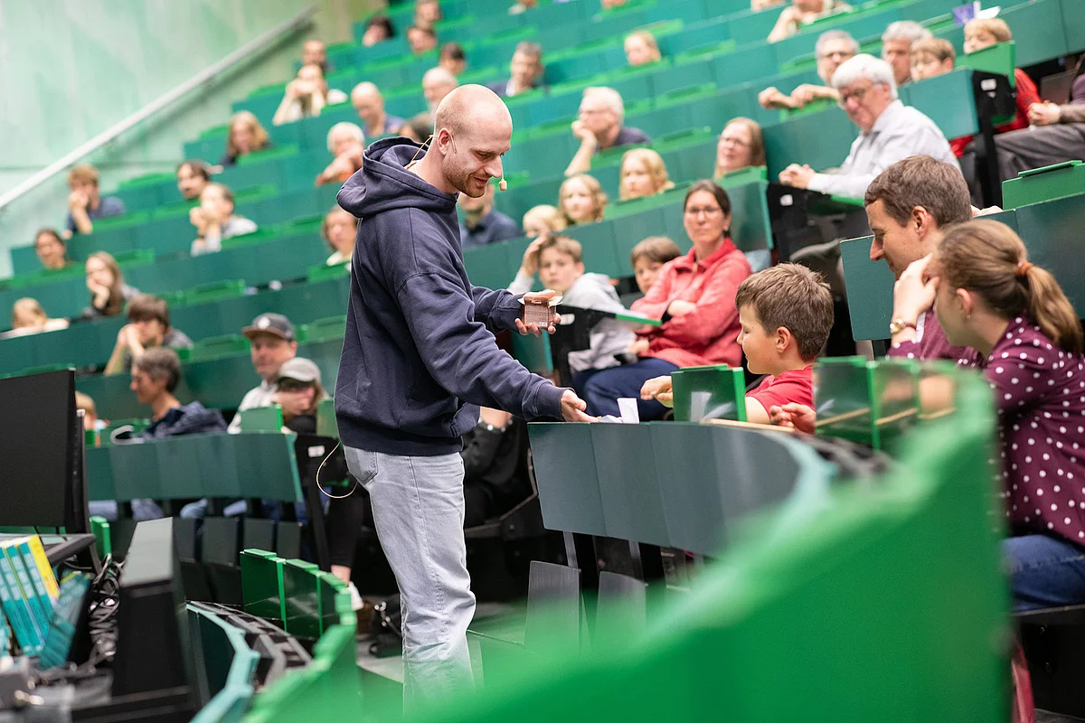 Mathe-Influencer Johannes Mensing in der MatheMind-Show