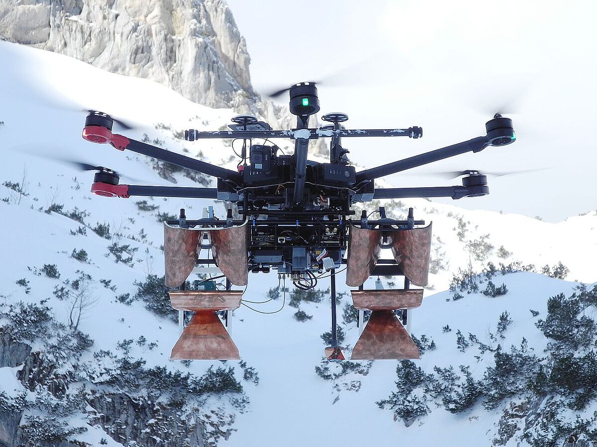 Drohne im Schnee