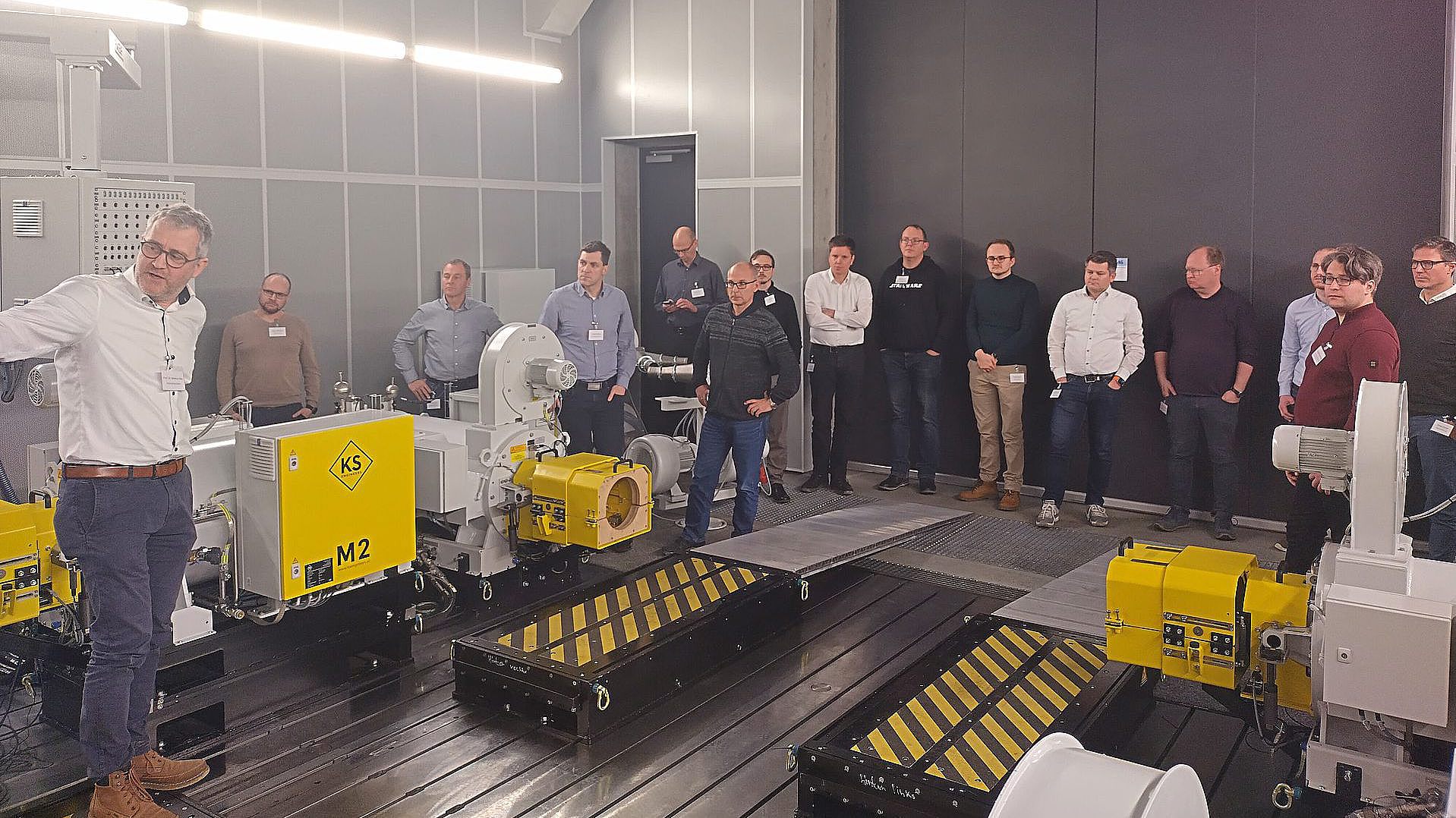 DigiPrüf Project staff visit the test bench