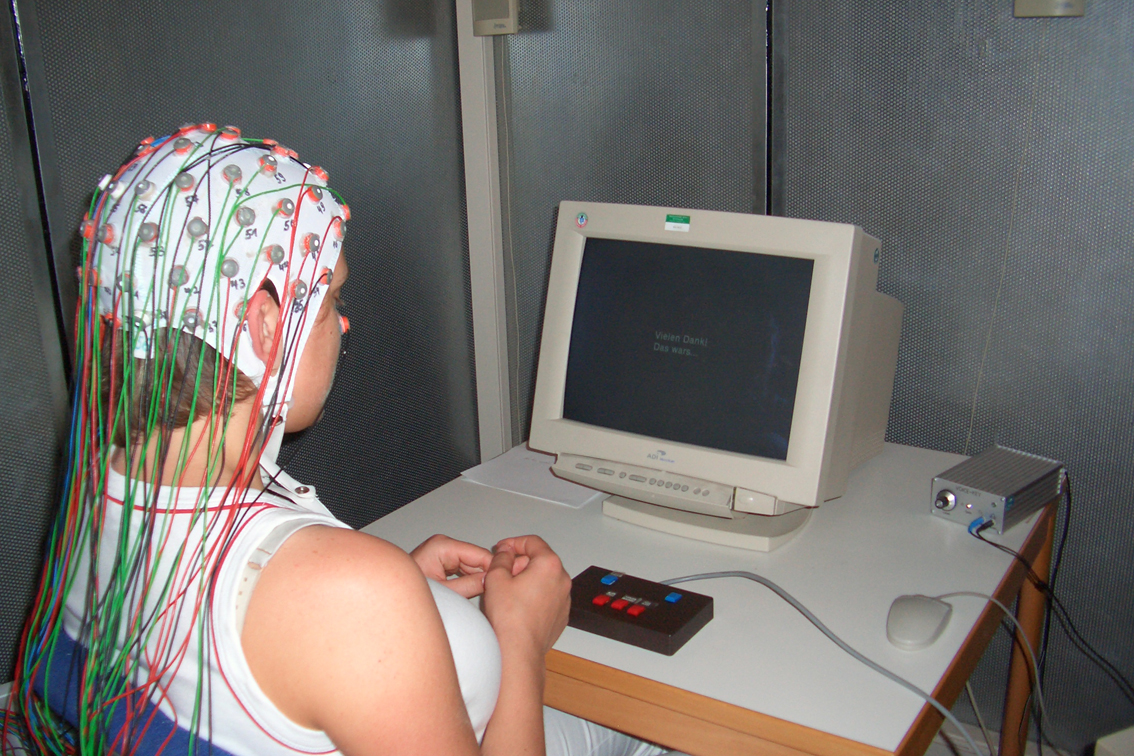 Auch Messungen der elektrischen Aktivitäten des Gehirns waren Bestandteil der Studie