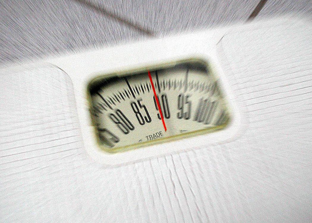 Stimmungsbild von einer Waage die fast 90 kg anzeigt