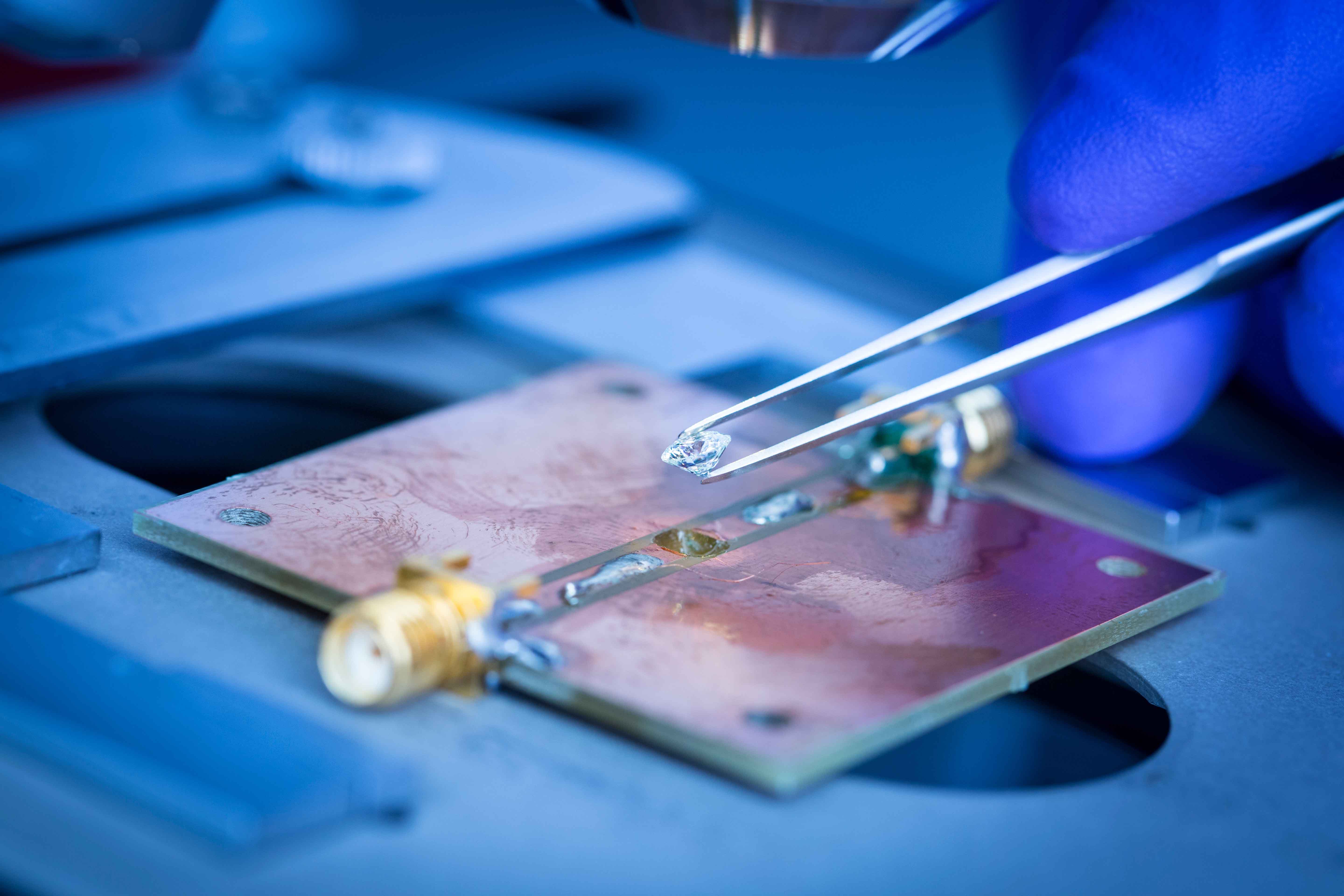 photo: H. Grandel Sensors and imaging techniques can be improved with artificial nanodiamonds