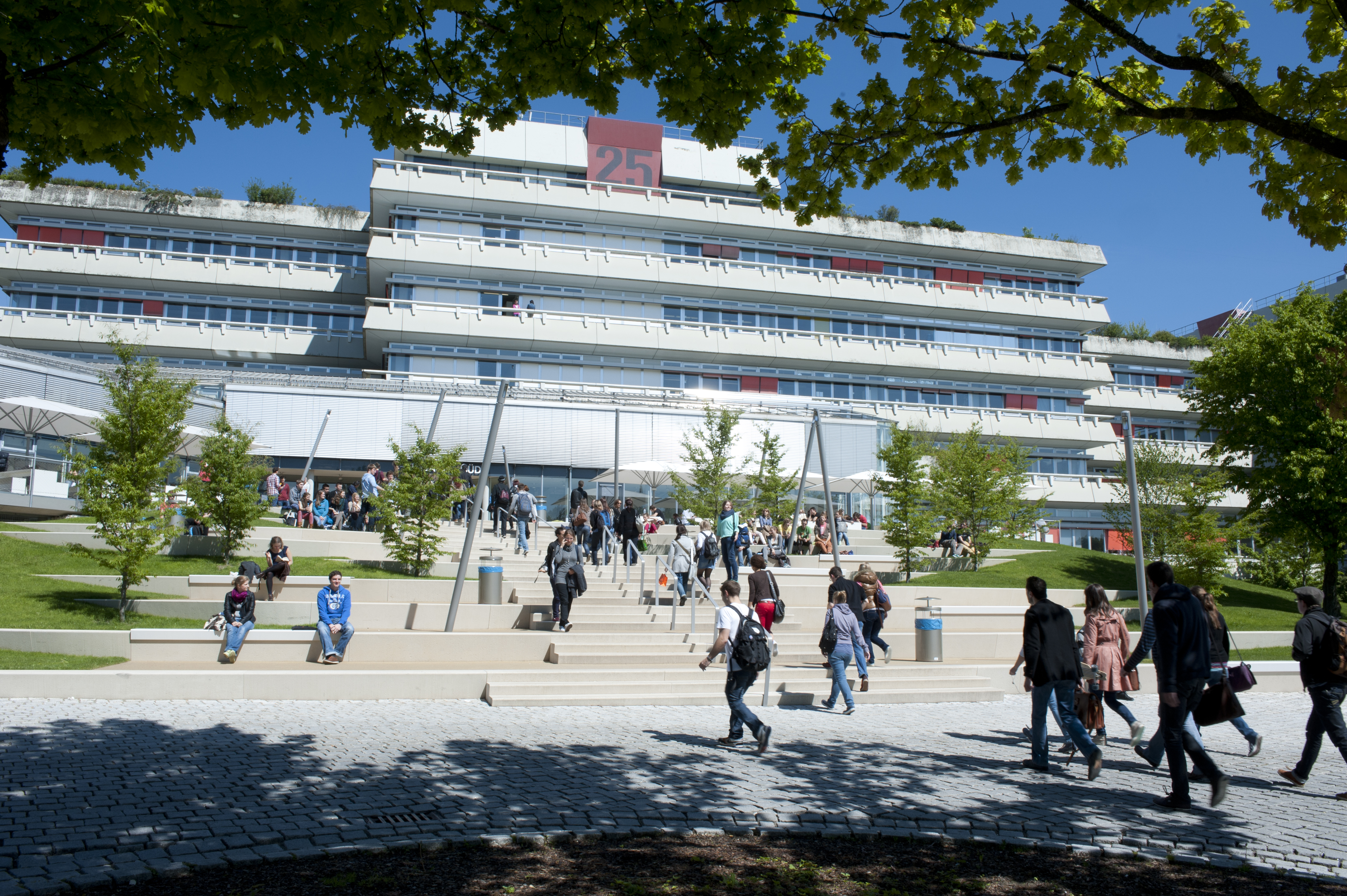 Uni Ost, südlicher Haupteingang Uni Ost, südlicher Haupteingang