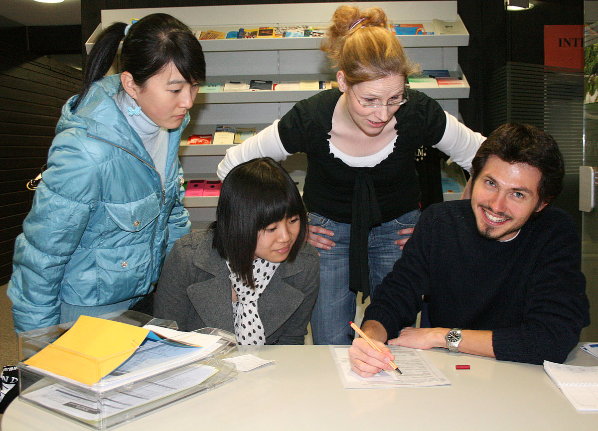 S.T.E.P.S. Tutor mit Austauschstudierenden
