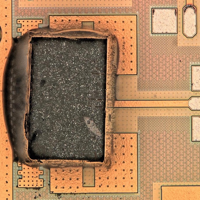 Onchip antenna with resonator