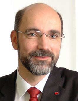 Portrait Prof. Dr. Dirk Reichardt