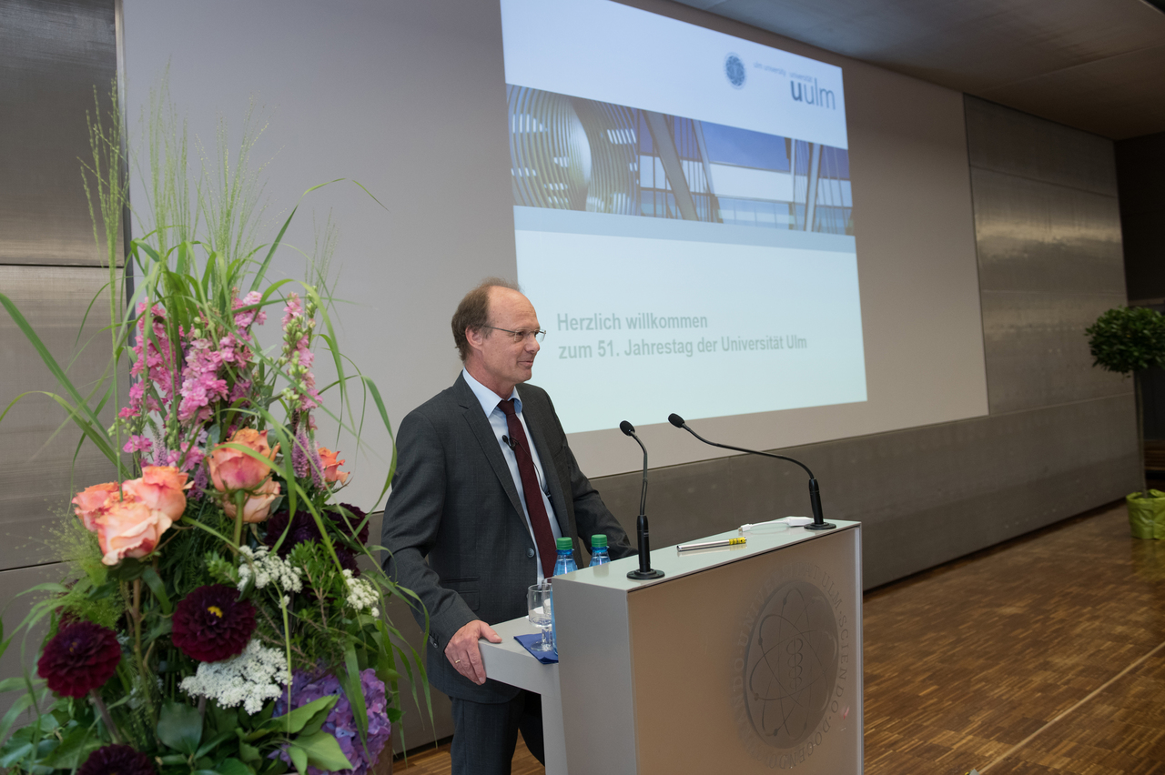 Universitätspräsident Prof. Michael Weber Universitätspräsident Prof. Michael Weber