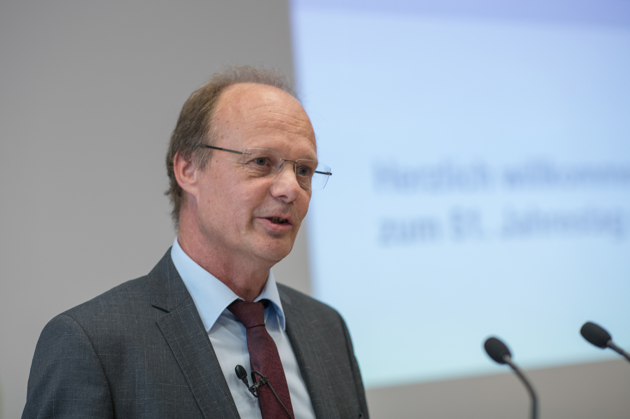 Universitätspräsident Prof. Michael Weber Universitätspräsident Prof. Michael Weber