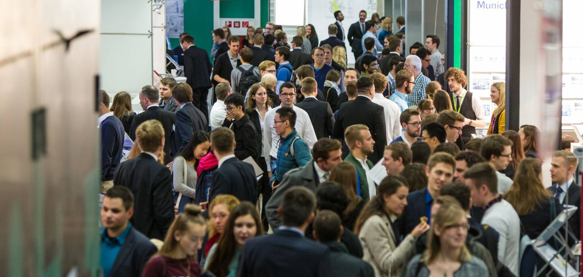 Besucher auf dem WiMa-Kongress von Studium und Praxis