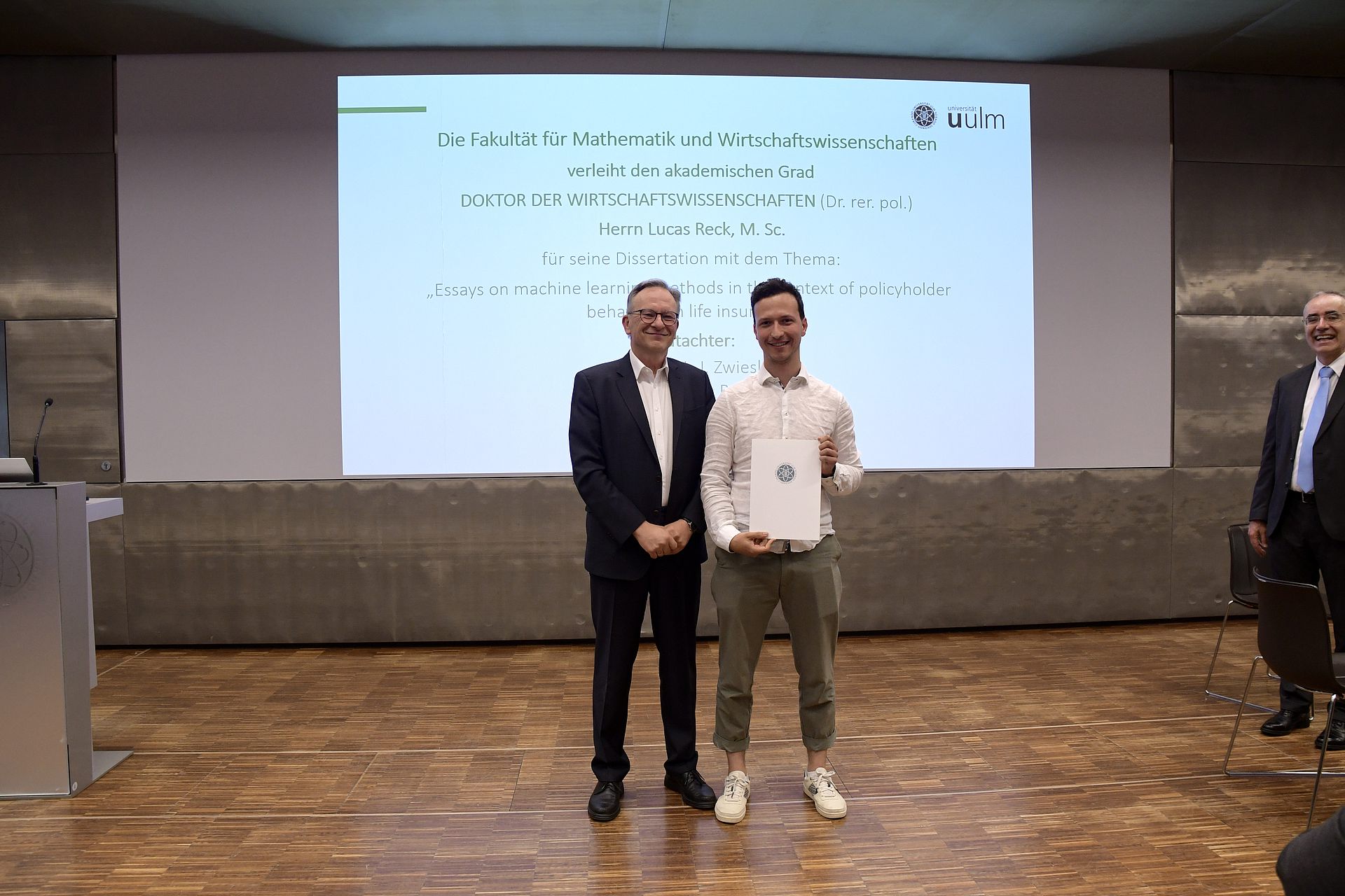 Promotion: Lucas Reck mit Doktorvater Prof. Dr. Hajo Zwiesler 