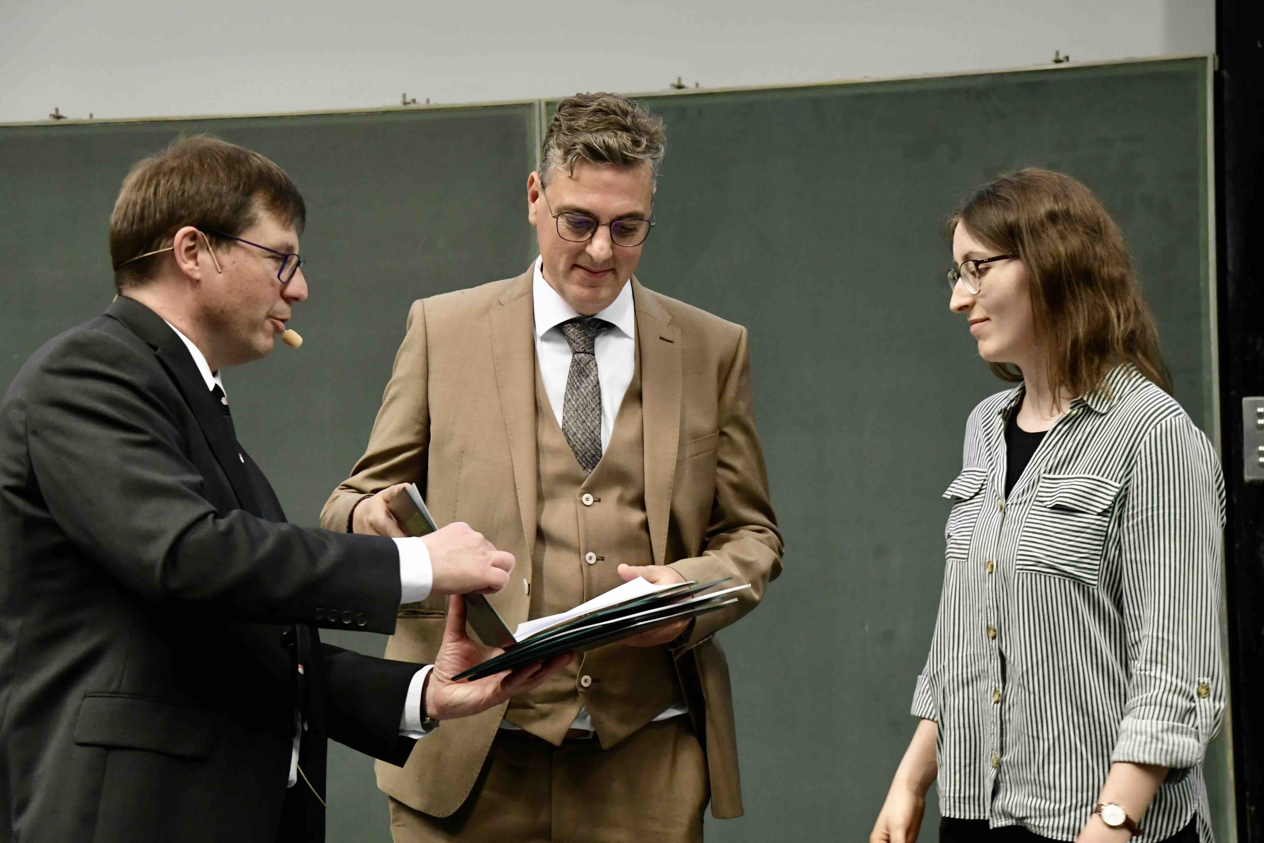 Ms Hannah Leinweber, BSc in Mathematical Biometry, has been awarded the prize for the top graduate of the 2025/2026 cohort