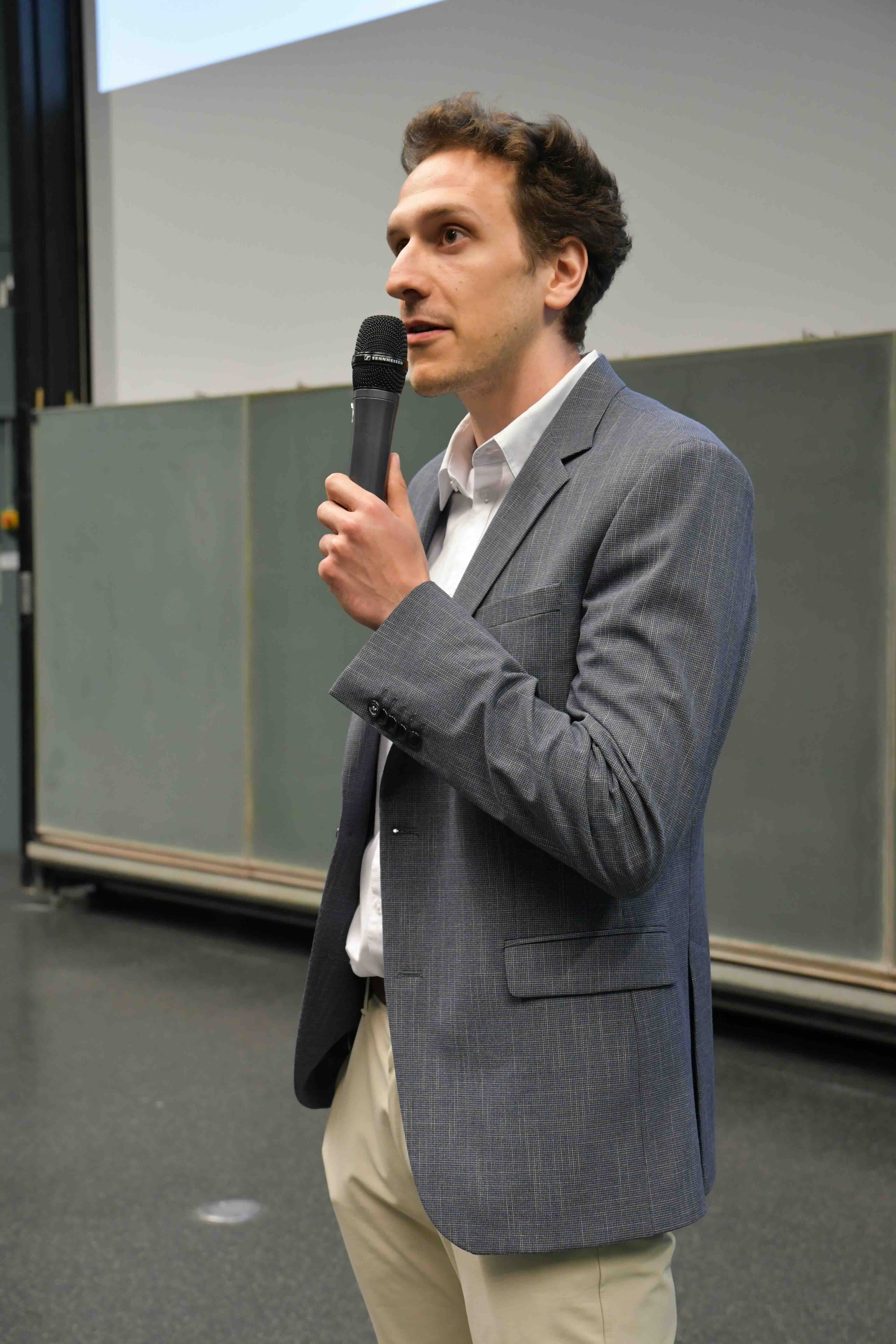 Mr Malzer is presenting his final thesis.
