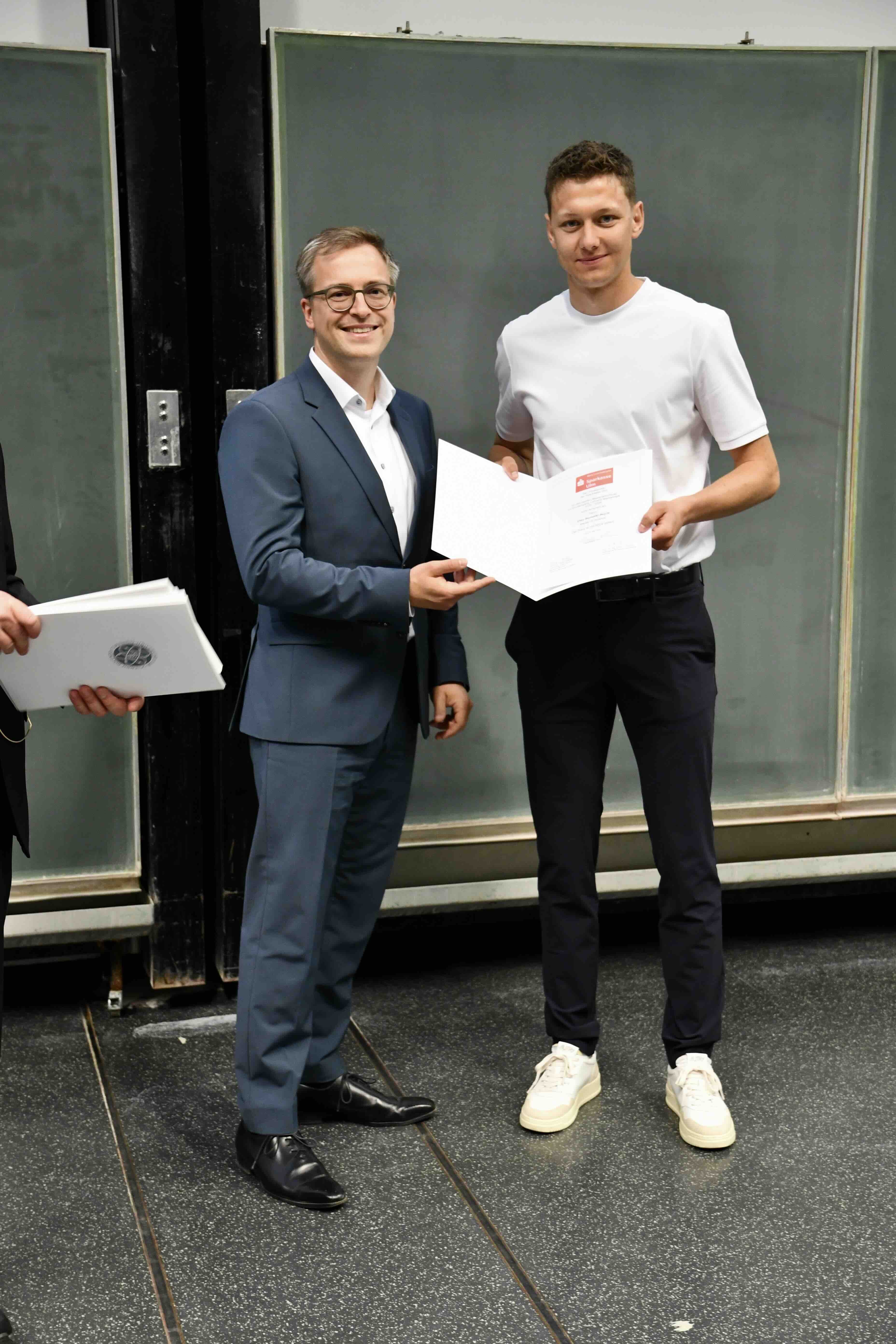Mr Elias Beyerle has been awarded the prize for the best final results in the M.Ed. Teaching at German Schools.