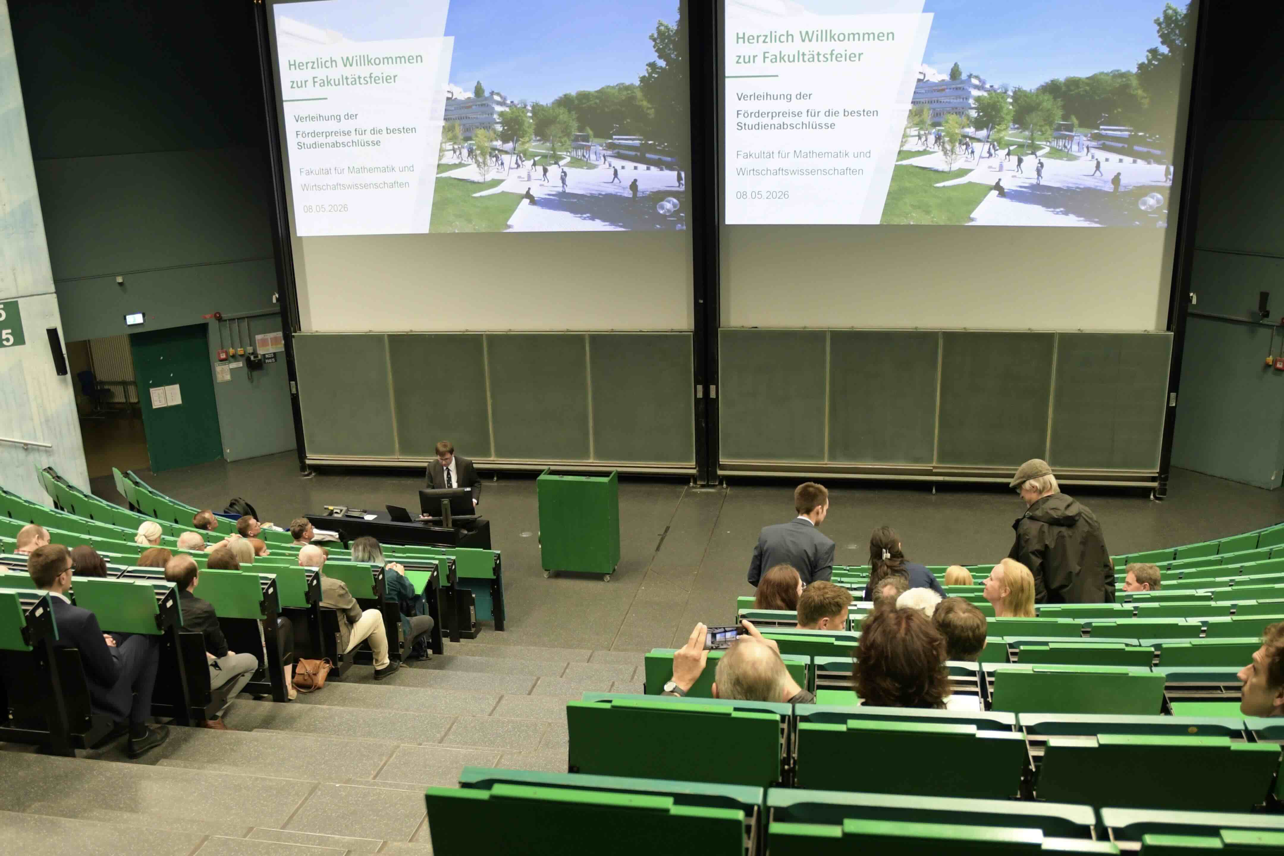 Faculty celebration with an awards ceremony for the top graduates as part of the Long Evening of Science