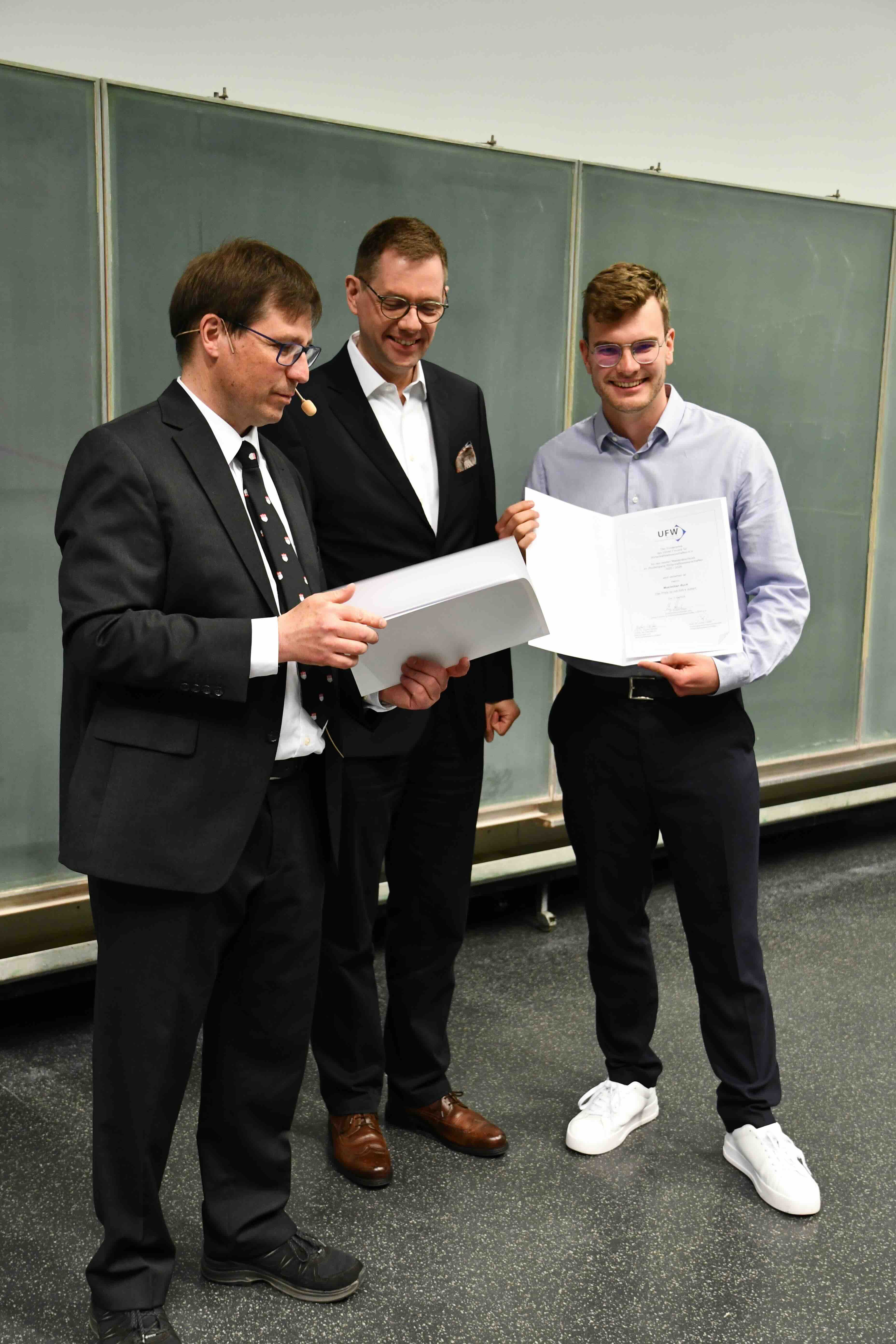 Mr Maximilian Buck has been awarded the prize for the best final degree in the MSc Management and Economics programme.