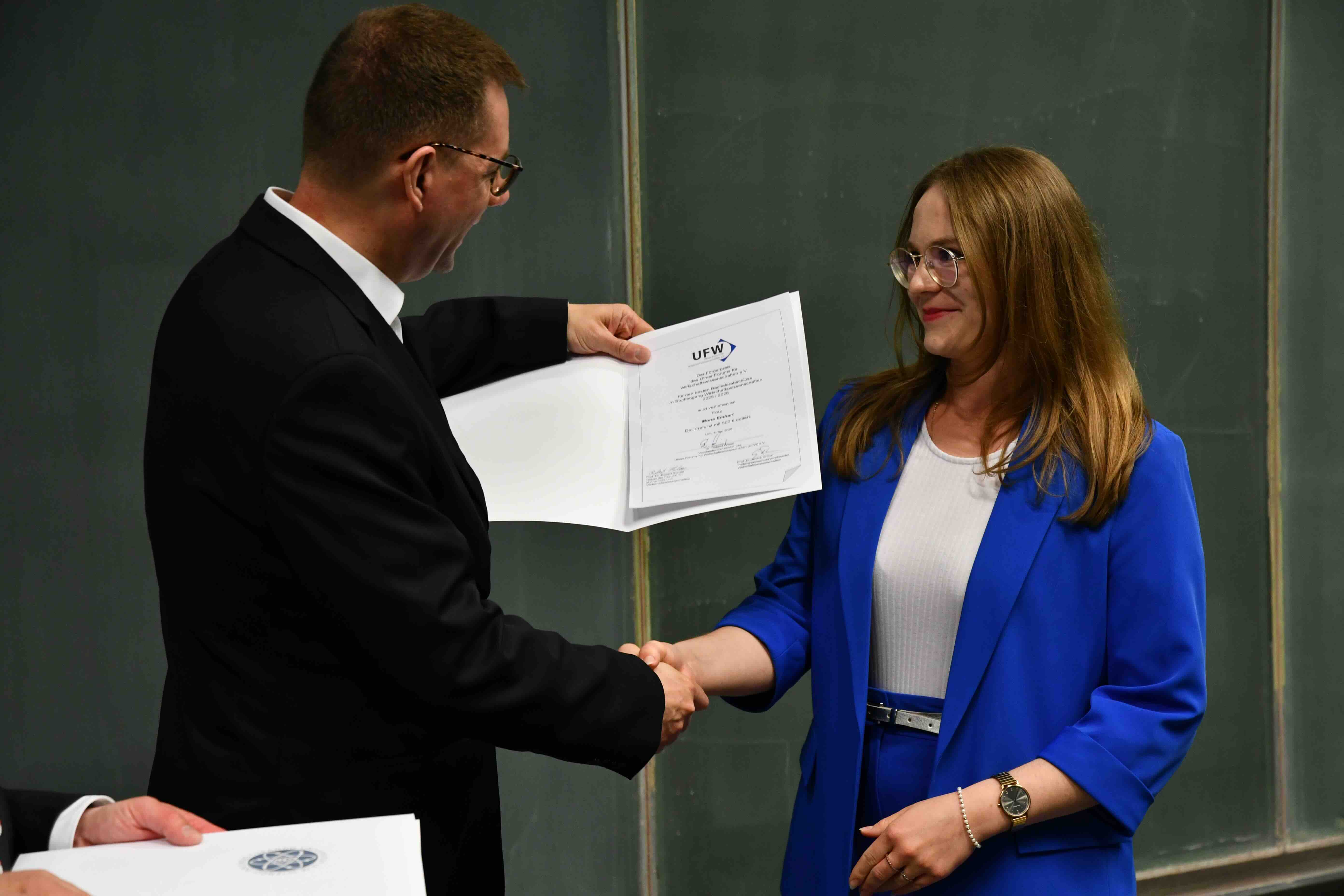 Ms Mona Emhart has been awarded the prize for the highest-achieving graduate on the BSc in Management and Economics programme.