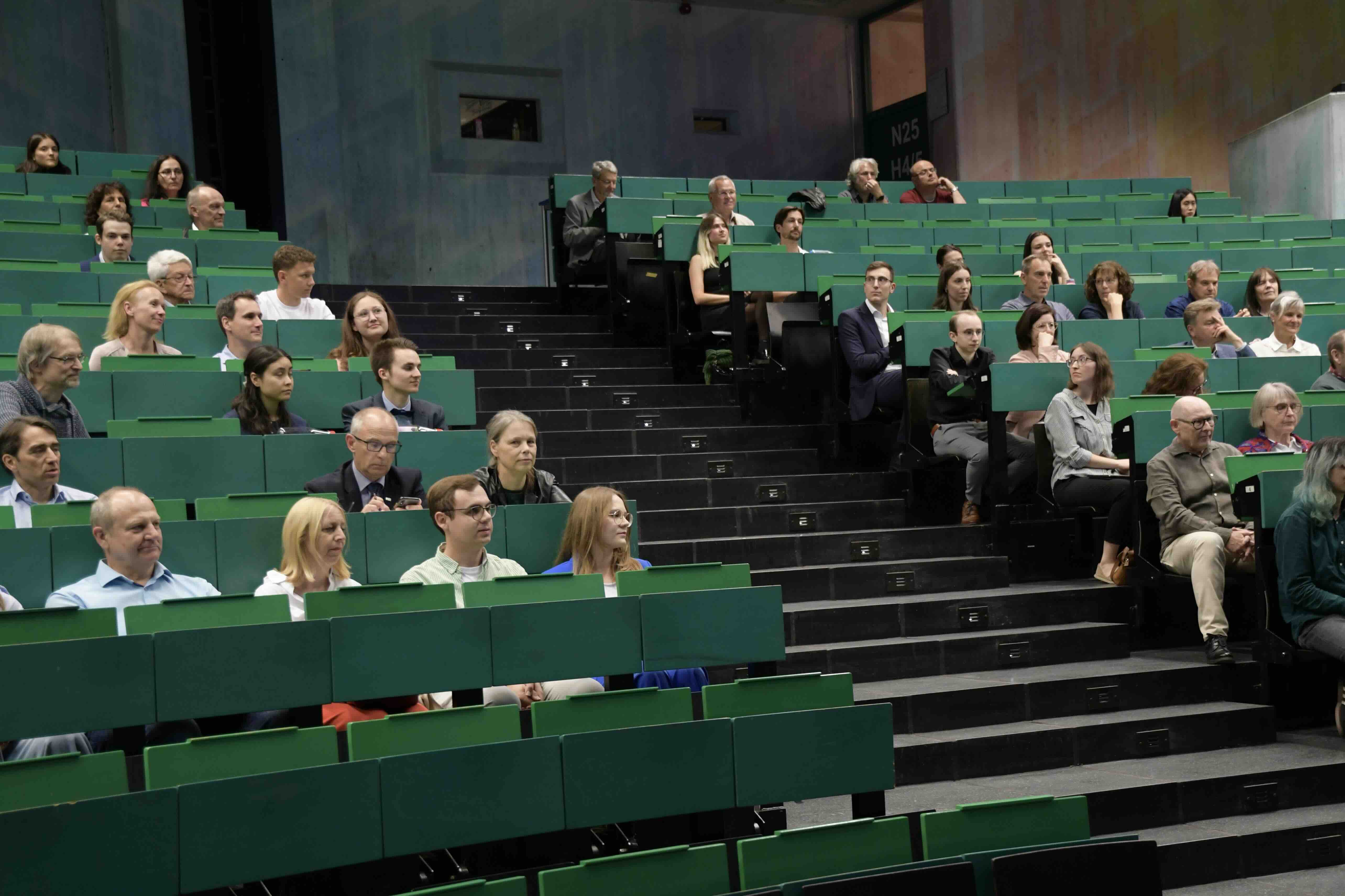 Award winners, award sponsors, faculty members and guests in the lecture theatre