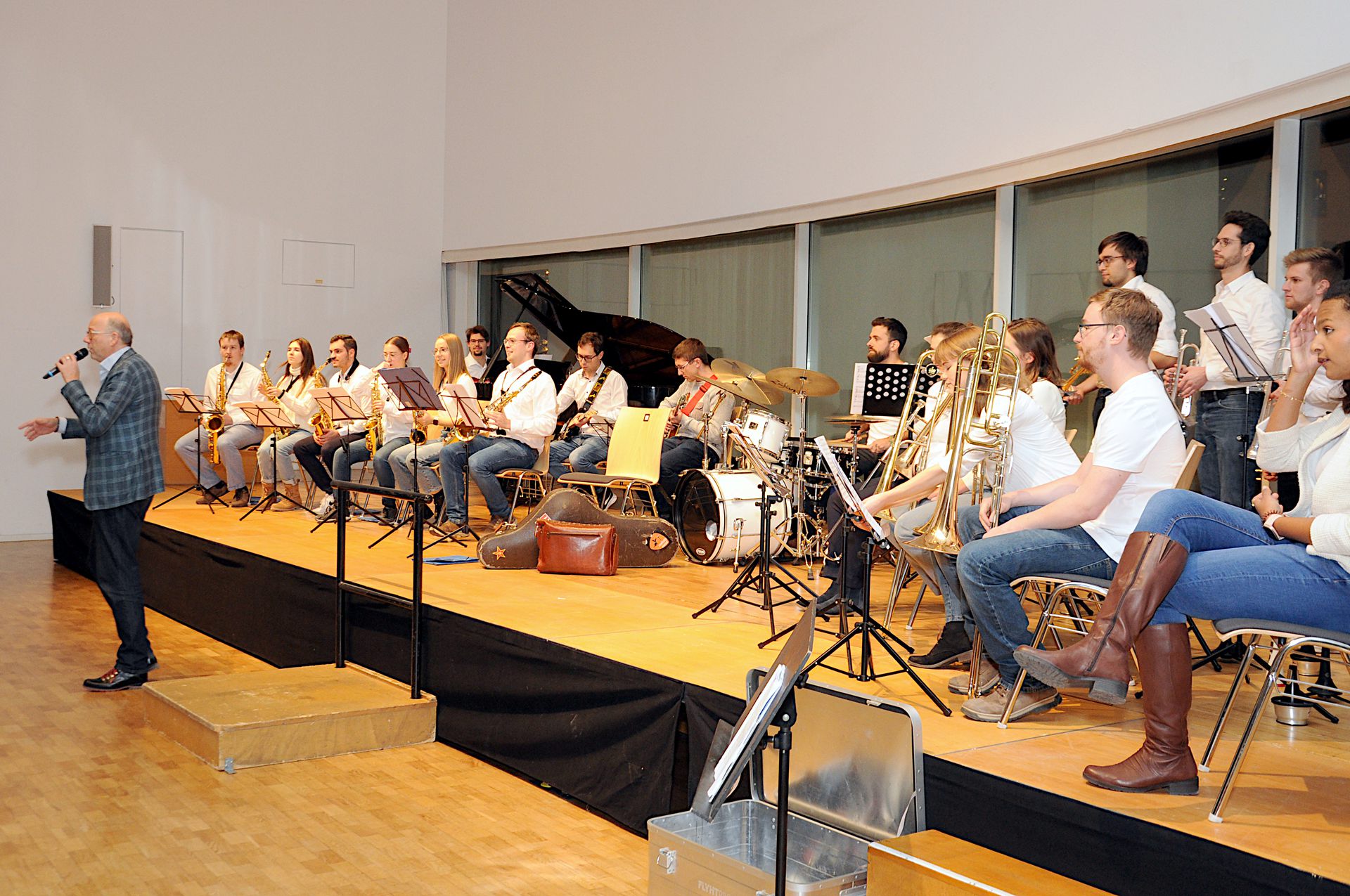 Die Bigband spielt im Stadthaus Ulm