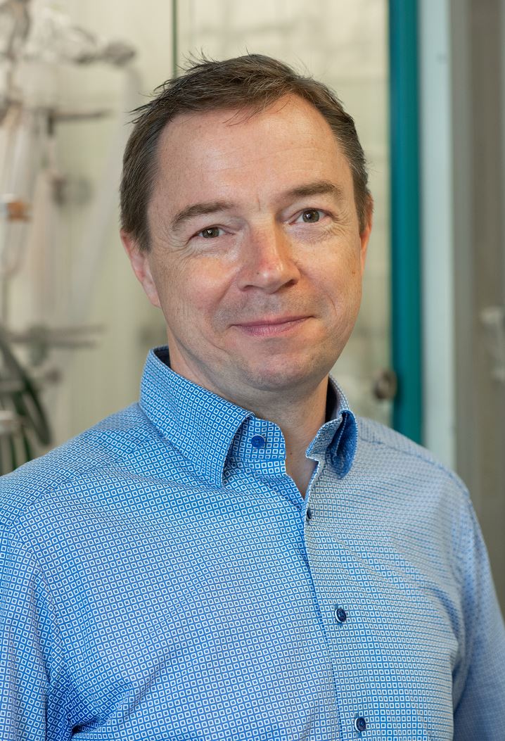 Prof. Dr. Sven Rau