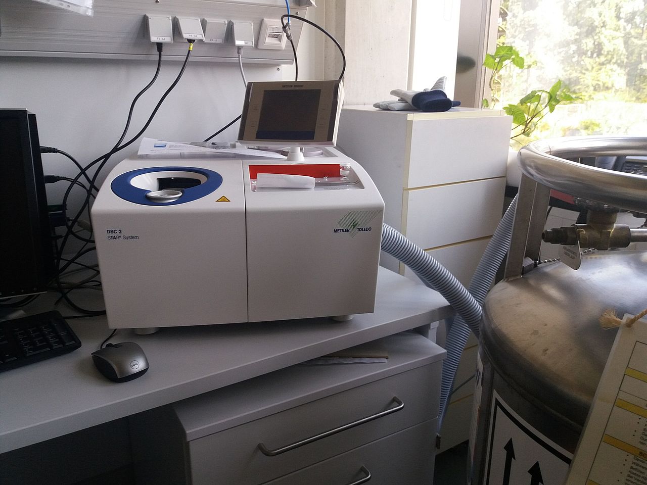 Differentielle Wärmeflusskalorimetrie von Perkin Elmer Differentielle Wärmeflusskalorimetrie von Perkin Elmer