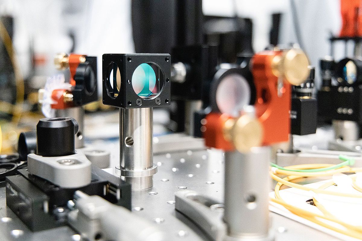 Quantenphotonik im Labor (Foto: Steffen Walther)