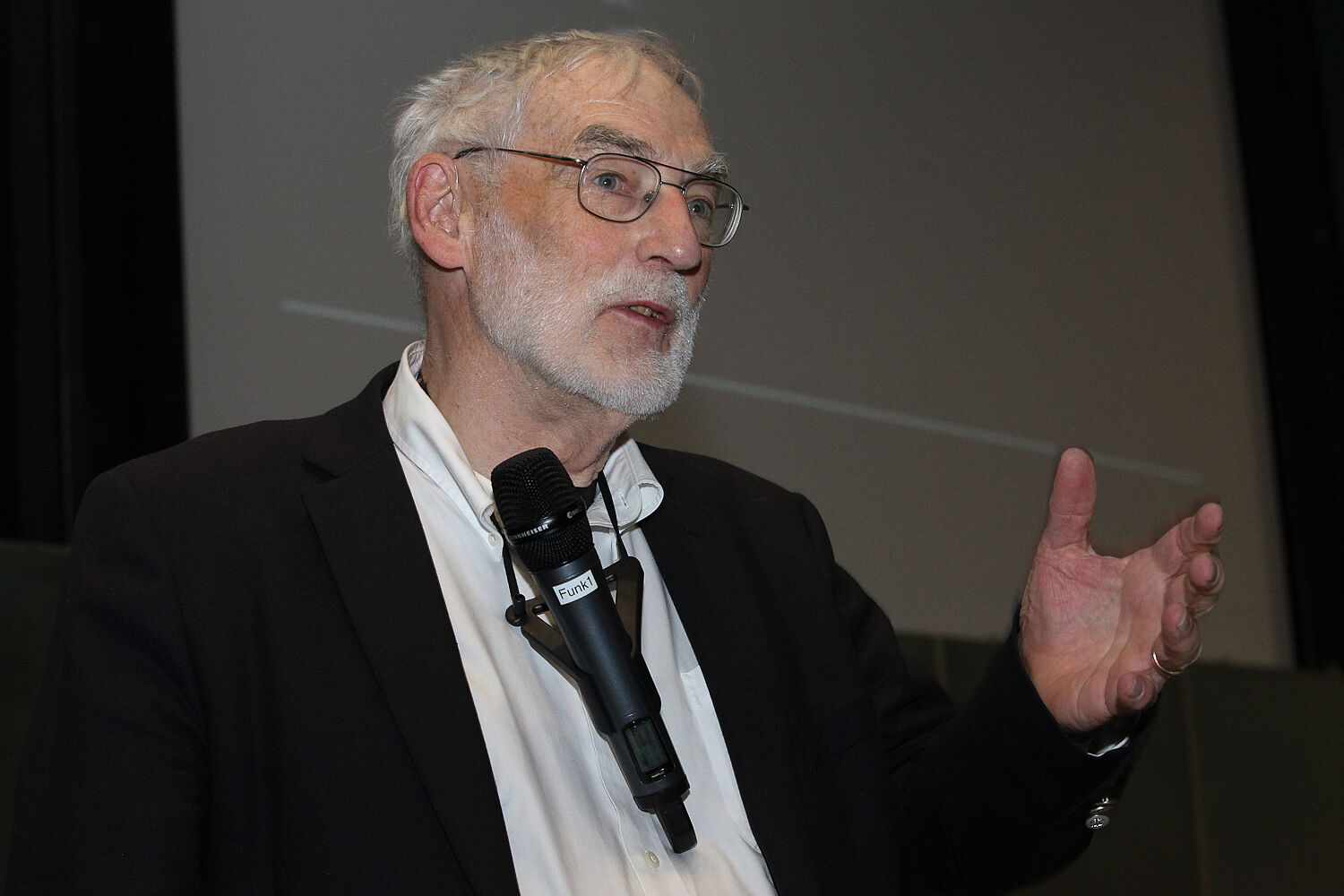 Prof. Dennis Meadows Prof. Dennis Meadows
