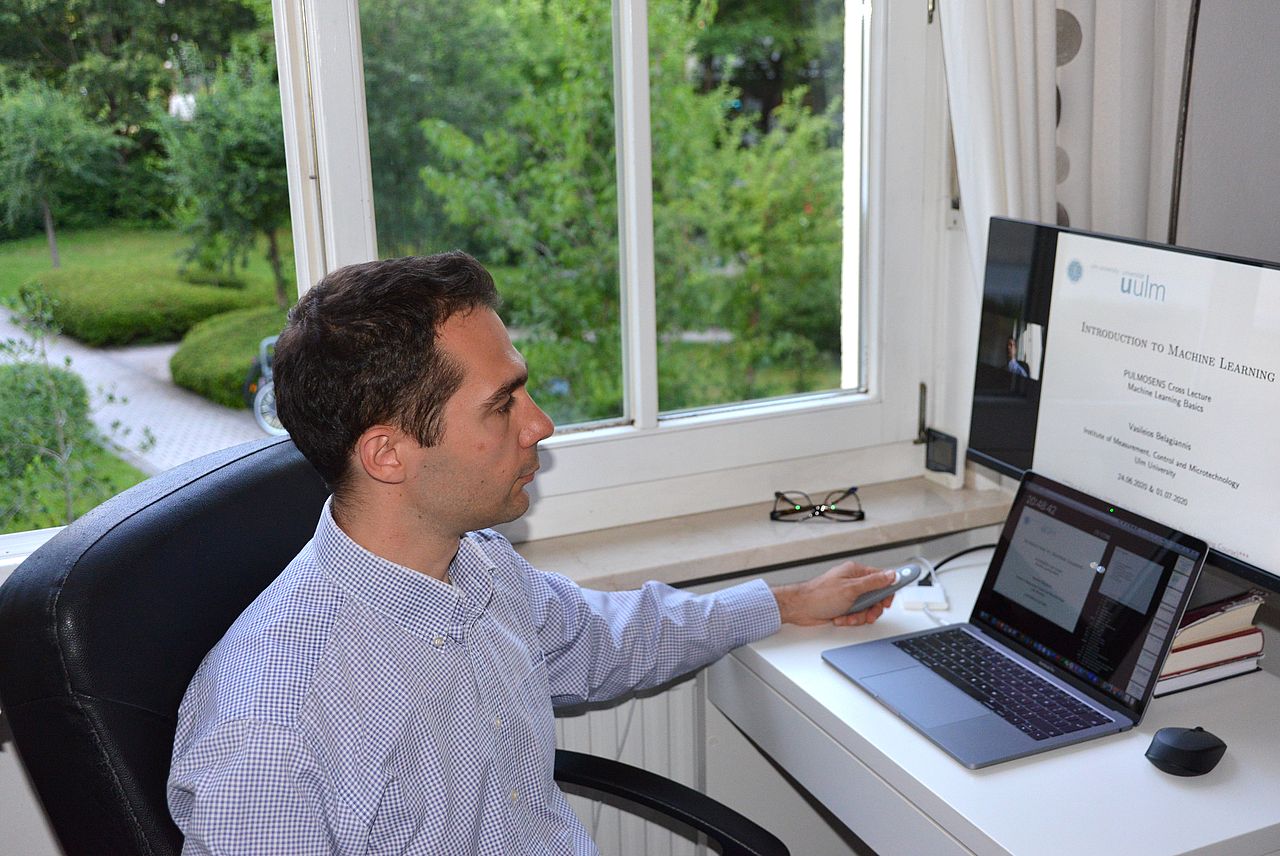 Dr. Vasileios Belagiannis im Homeoffice