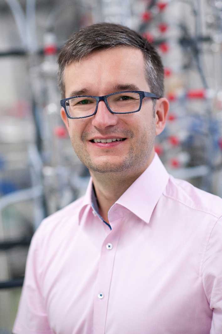 Prof. Dr. Robert Güttel Prof. Dr. Robert Güttel