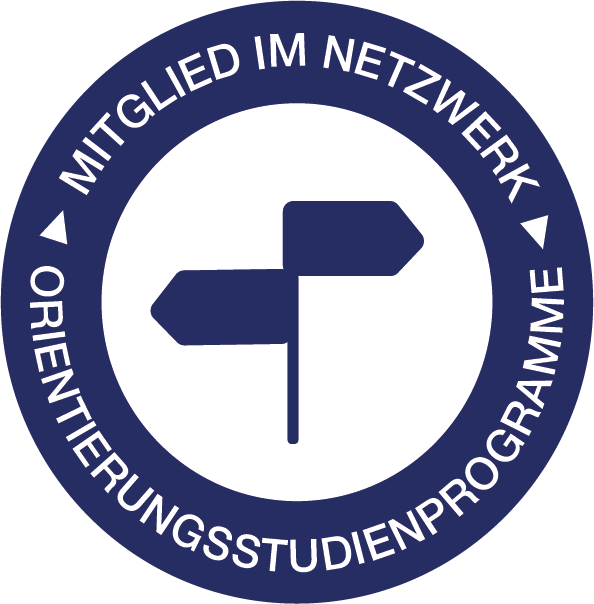 Schriftzug und Logo „Mitglied im Netzwerk Orientierungsstudienprogramme“