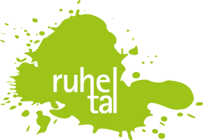Ruhetal-Logo grüner Klecks mit weißer Aufschrift ruhetal
